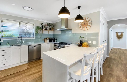 Golden Beach House | Convenient 3 Bedroom Home with Kitchen in Golden Beach