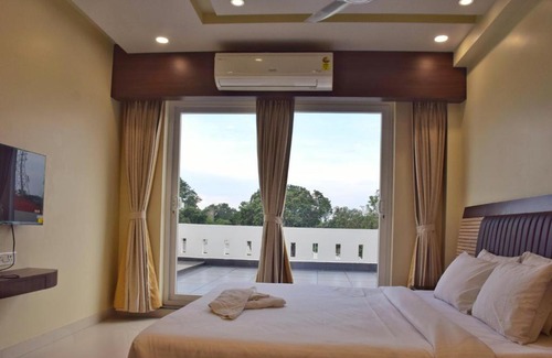 Malda Hotel | Discover Golden Gleam Resorts: Pet and Child Friendly Stay