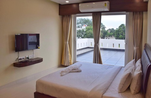 Malda Hotel | Discover Golden Gleam Resorts: Pet and Child Friendly Stay