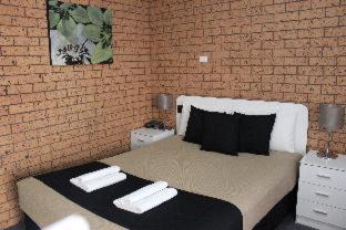 Moree Hotel | Inviting Golden Harvest Motor Inn: Family-Friendly Getaway