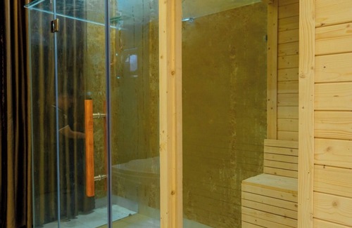 An Nhon Hotel | Family-Friendly Stays at Golden Hotel 2 - Book Now!