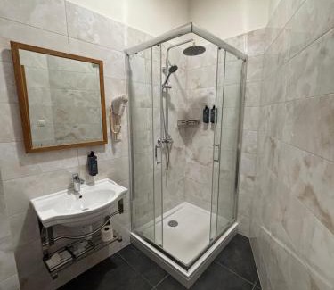 Inowroclaw Hotel | Relax at Golden Hotel & SPA: 4-Star Retreat with Spa Access