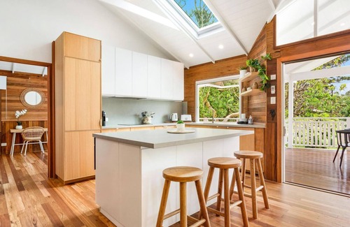 South Golden Beach House | Perfect Stay at Golden Hus with Oceanfront Views & Breakfast