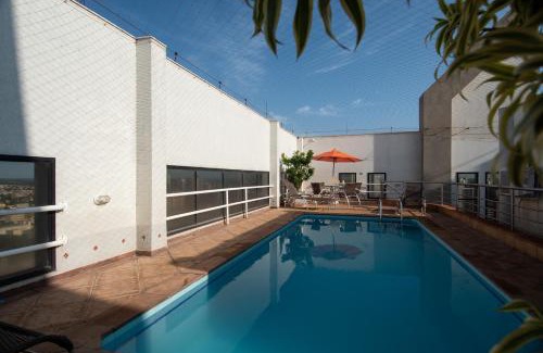 Zona 01 Hotel | Relax at Golden Ingá Hotel: 4-Star Oceanfront Getaway