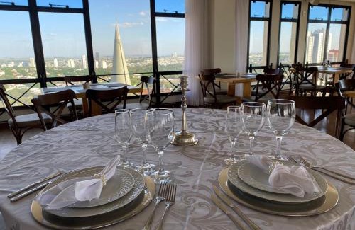 Zona 01 Hotel | Relax at Golden Ingá Hotel: 4-Star Oceanfront Getaway