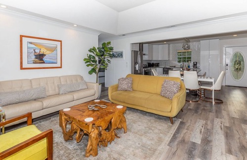 Brunswick House | Golden Isles Getaway - Pet Friendly with Guest Rated Perfection