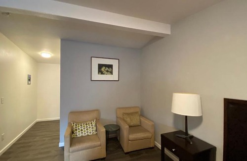 Kent Hotel | Cozy Inns in Kent, WA: Pet Friendly & Family Ready