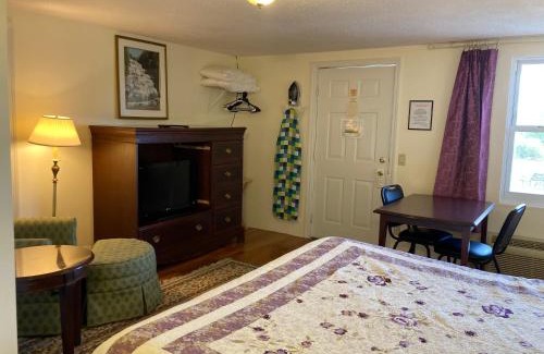 Rock Stream Hotel | Family-Friendly Stay at Golden Knight Inn and Suites