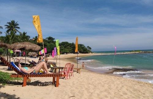 Tangalle Cabin | Oceanfront Golden Lodge Tangalle - Family-Friendly Retreat