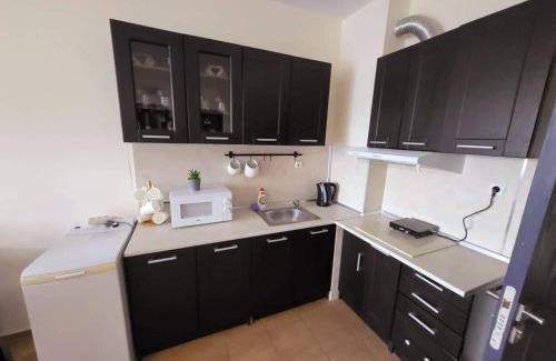 Golden Sands Apartment | Inviting Golden Maria Apartment in Yalta with Pool Access