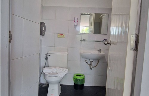 Chaweng City Center Hotel | Top-Rated Golden Monkey Samui with Pool & Family Amenities