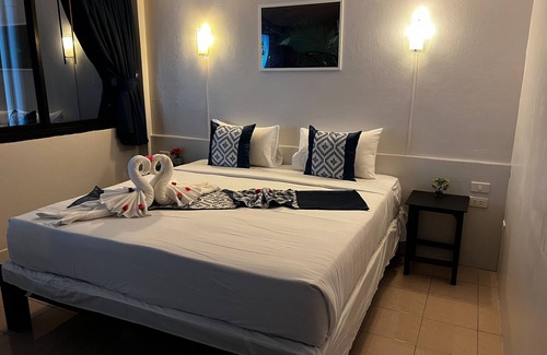 Chaweng City Center Hotel | Top-Rated Golden Monkey Samui with Pool & Family Amenities