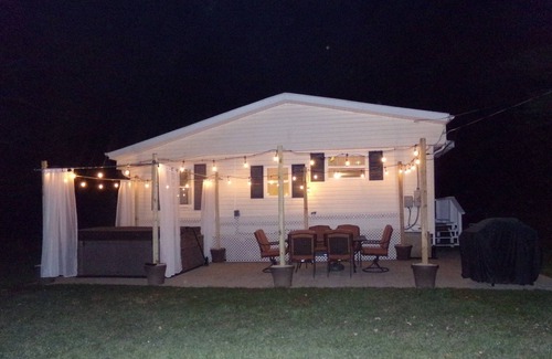 Nelsonville Cottage | Relaxing Golden Moose Cottage with Hot Tub & Great Amenities