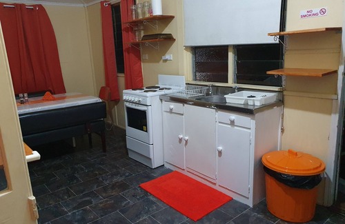 Mount Morgan Apartment | Golden Mount Rest, 9 guest's max, 1 Double, 7 Singles
