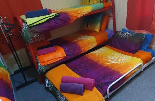 Mount Morgan Bed & Breakfast | Pet-Friendly Retreat: Golden Mt Rest on James Awaits
