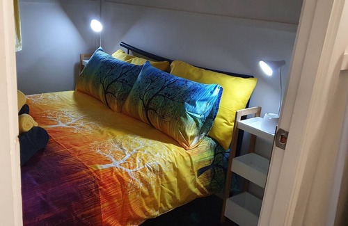 Mount Morgan Apartment | Golden Mt Rest Townside, 6 Guest's
