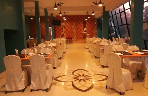 Yercaud Hotel | Cozy Golden Nest with Family-Friendly Amenities Included