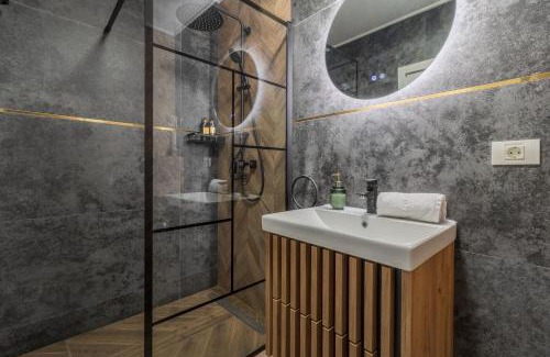 Oradea Apartment | Golden Noir Retreat