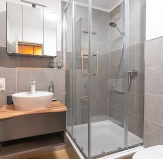 Detmold Apartment | Golden Nugget: Guest Rated 8.7/10 with Netflix Included