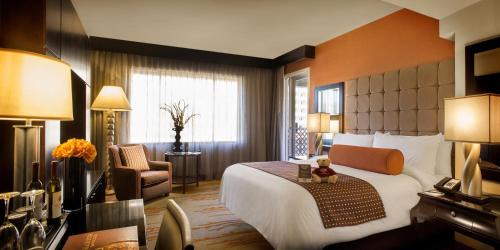 Stateline Hotel | Discover Golden Nugget Lake Tahoe: Pet-Friendly Retreat