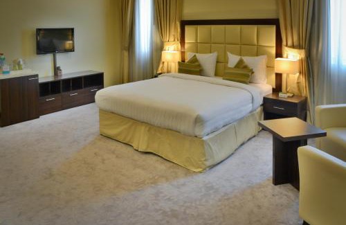 Doha Hotel | Relax at Golden Ocean Hotel with Pool and Family-Friendly Amenities