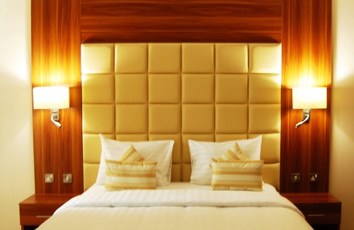 Doha Hotel | Golden Ocean Hotel: Family-Friendly Stay with Pool Access