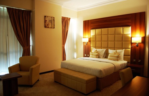 Doha Hotel | Golden Ocean Hotel: Family-Friendly Stay with Pool Access