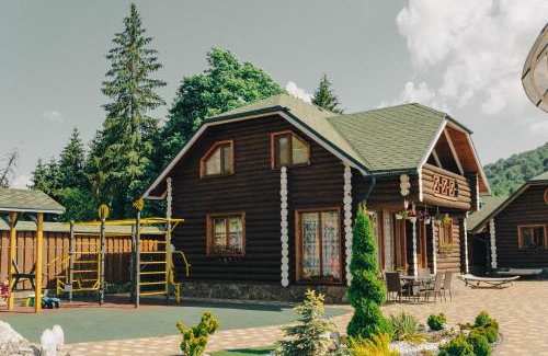 Transcarpathia House | GOLDEN ORSAG: Oceanfront Haven with Private Pool & Breakfast