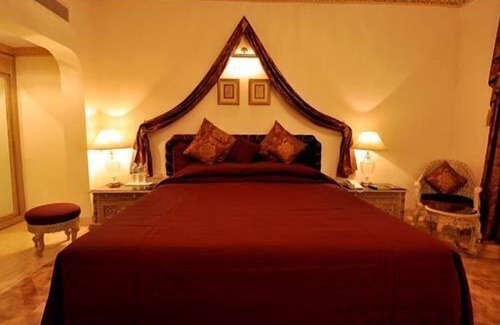 Narasapura Hotel | Relax at Golden Palms Hotel and Spa with Pool & Dining