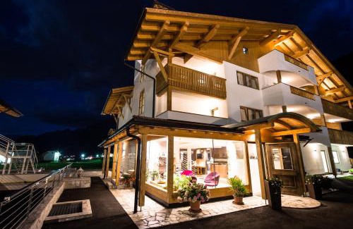 Fontanazzo Hotel | Oceanfront Bliss at Golden Park Resort - 4-Star Retreat