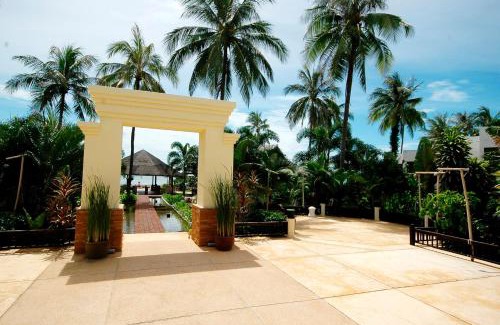 Pak Nam Pran Resort | Relax at Golden Pine Beach Resort with Oceanfront Views