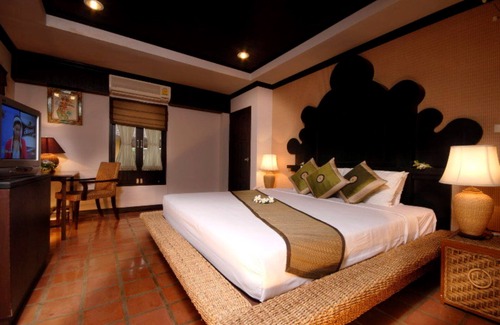 Pak Nam Pran Hotel | Relax at Golden Pine Beach Resort & Spa: Pool, Spa & More