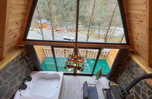 Ayder Hotel | Golden Rose Bungalov: Family-Friendly Retreat with Hot Tub