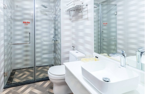 Son Tra Hotel | Discover Golden Rose Hotel, 300M from the Beach