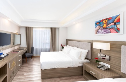Son Tra Hotel | Discover Golden Rose Hotel, 300M from the Beach