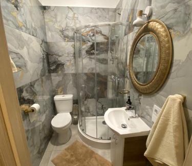 Avoti Apartment | Exceptional Golden Rush Hotel with Hot Tub & 10/10 Rating