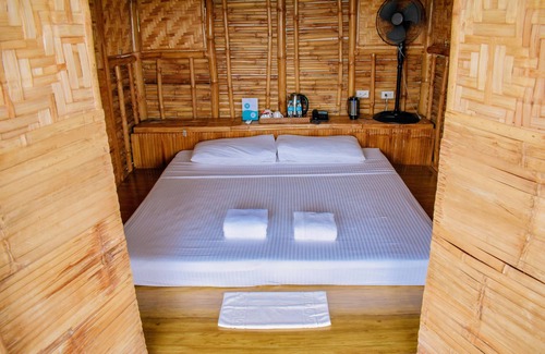 Daanbantayan Hotel | Inviting Golden Sands Destination Resorts with Pool & Dining