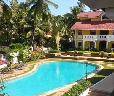 Betalbatim Apartment | Golden Sands 2BHK Apartment with Oceanfront Pool Views