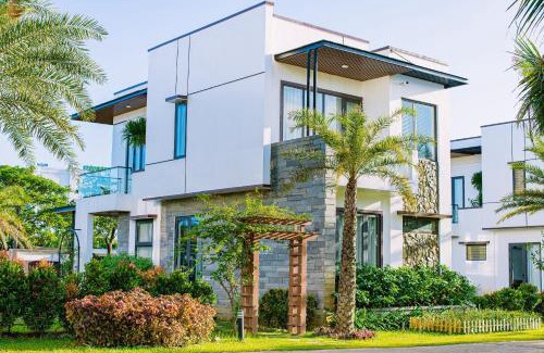 Cua Viet Resort | Golden Sea Resort: Relax by the Ocean with Unique Amenities