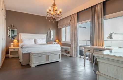 Perea Hotel | Golden Star City Resort: 4-Star Retreat with Ocean Views