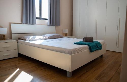Msida Apartment | Golden Stay - 4BR Stylish Apartment for Group