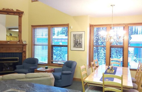 Silver Star Mountain House | Golden Sun: Family-Friendly Hotel with Heartwarming Amenities