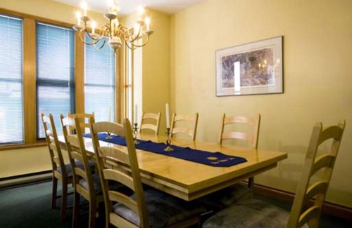Silver Star Mountain House | Golden Sun: Family-Friendly Hotel with Heartwarming Amenities