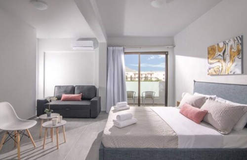 Kato Gouves House | Golden Sunlight by Estia: Guest Rated 9.4 with Pool & Breakfast