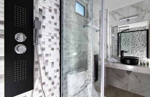 Kato Gouves House | Golden Sunlight by Estia: Guest Rated 9.4 with Pool & Breakfast
