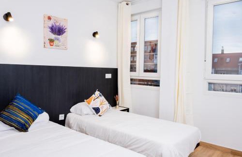 Torrejon de Ardoz House | Budget-Friendly Stay at Golden Torrejon with Hot Tub Access