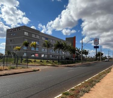 Grand Ville Hotel | Pet Friendly Golden Tower Aeroporto - Guest Rated 8.6/10