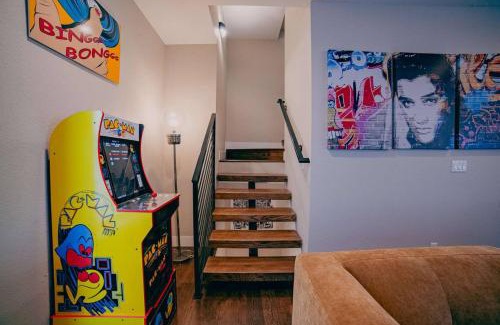 Civic Center House | Denver Urban Retreat: 3BR Rooftop with City Views