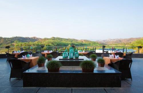 Panchkula Hotel | Relax at Golden Tulip Chandigarh: Pool, Spa & Ocean View