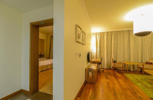 Az Zuhur Hotel | Comfortable Stay at Golden Tulip Dammam Corniche Hotel